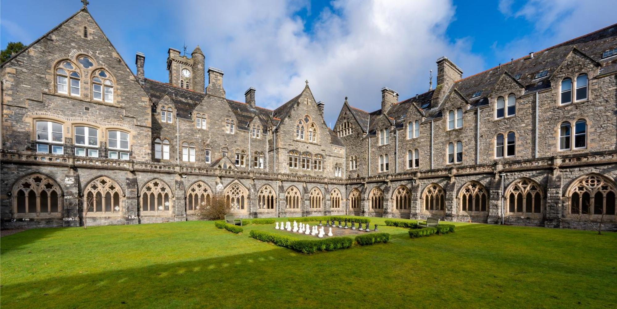 Abbey Church Upper North Aisle Luxury Self Catering 2 Bedroom Apartments Fort Augustus Exterior foto